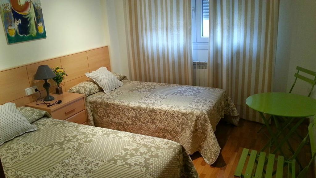 Pension Ostadar Los Arcos Room photo