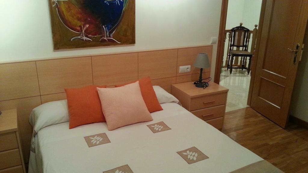 Pension Ostadar Los Arcos Room photo